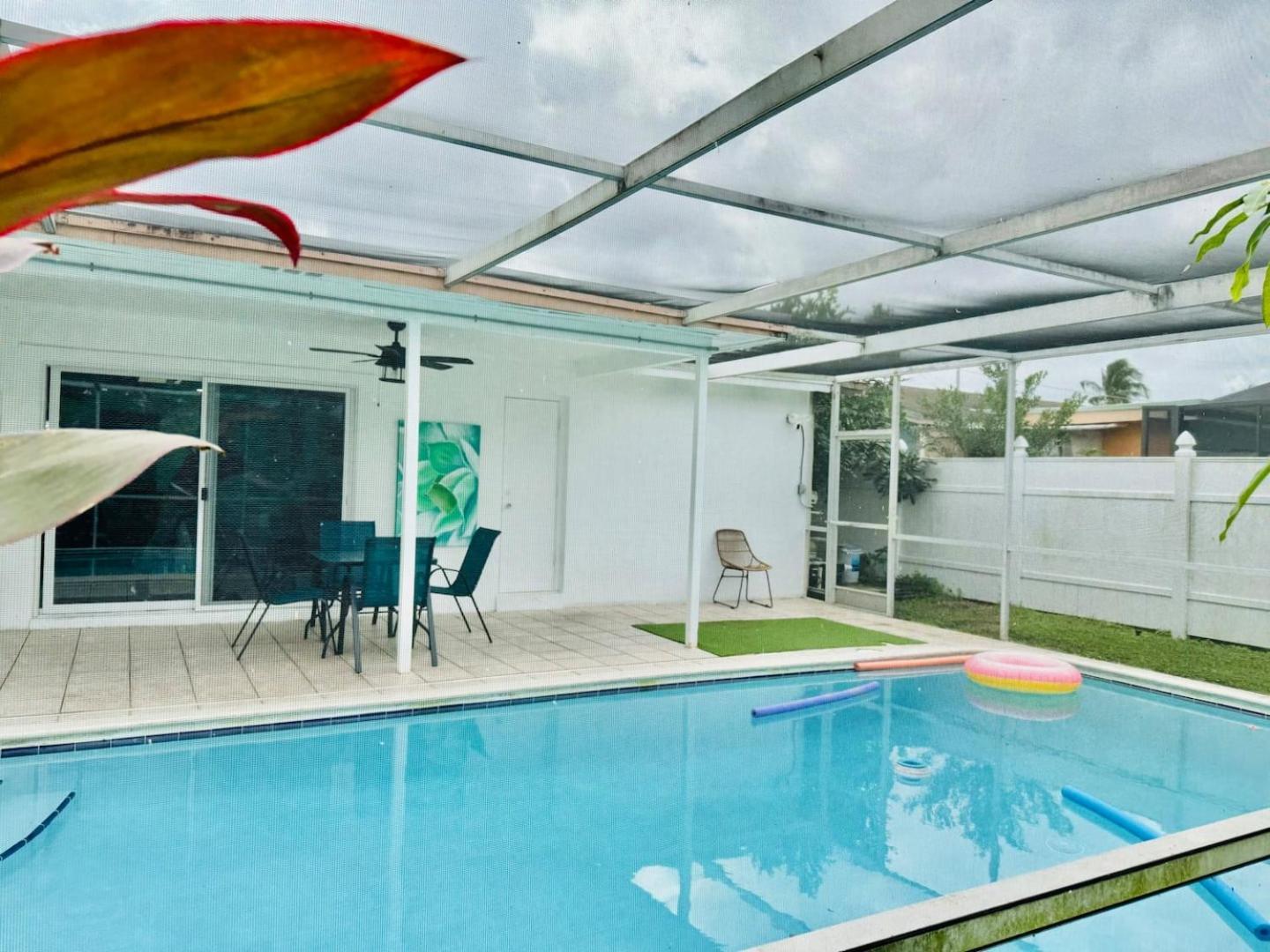 Serenity Spot Wd Pool, Lake, River & Canal View Сънрайз Екстериор снимка