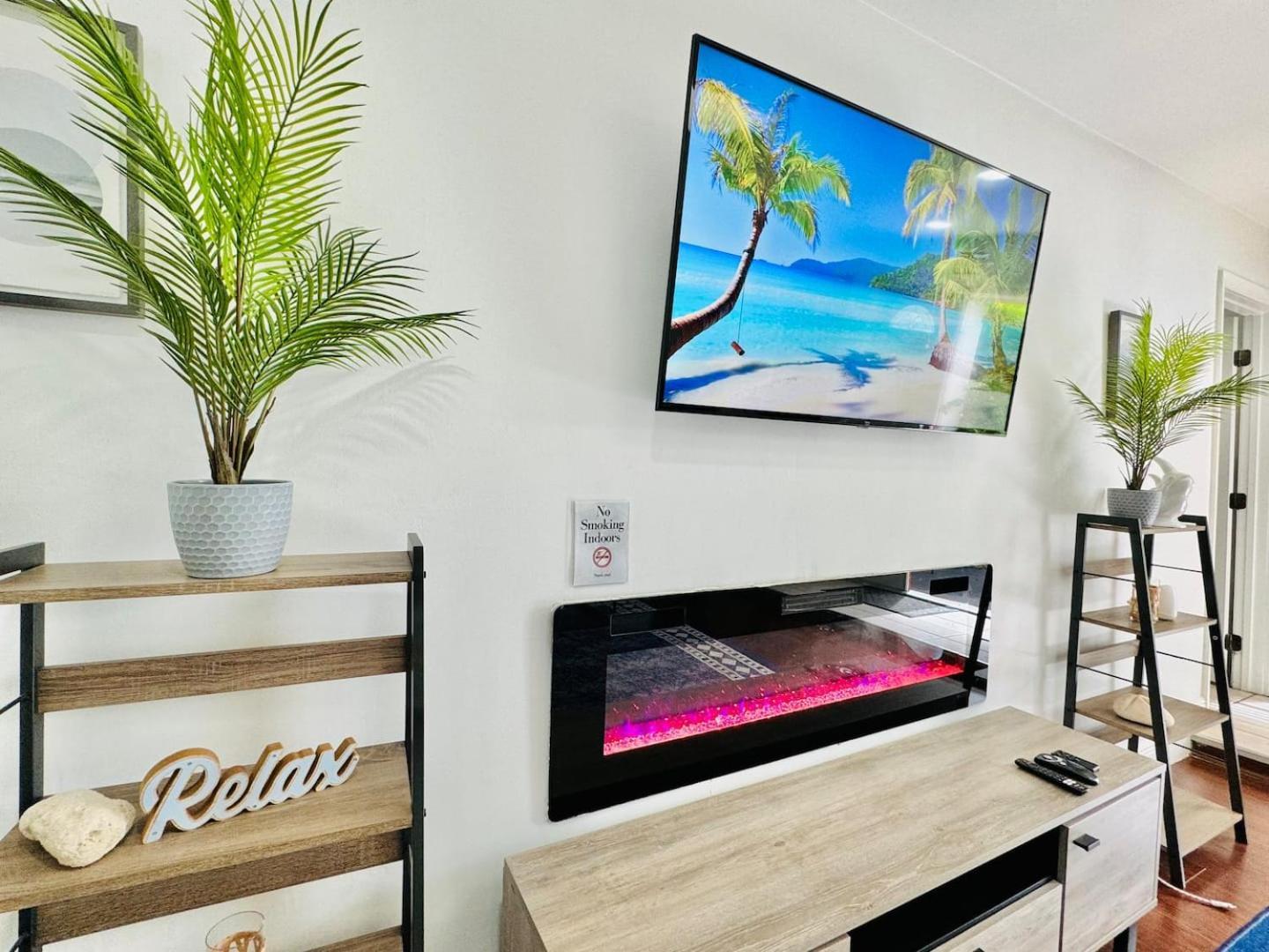 Serenity Spot Wd Pool, Lake, River & Canal View Сънрайз Екстериор снимка