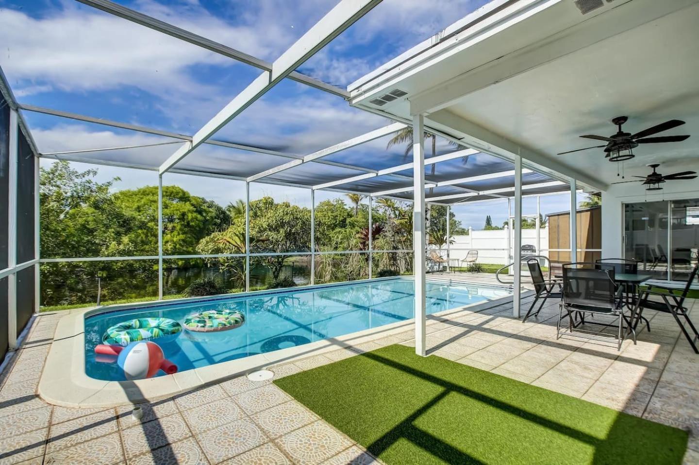 Serenity Spot Wd Pool, Lake, River & Canal View Сънрайз Екстериор снимка